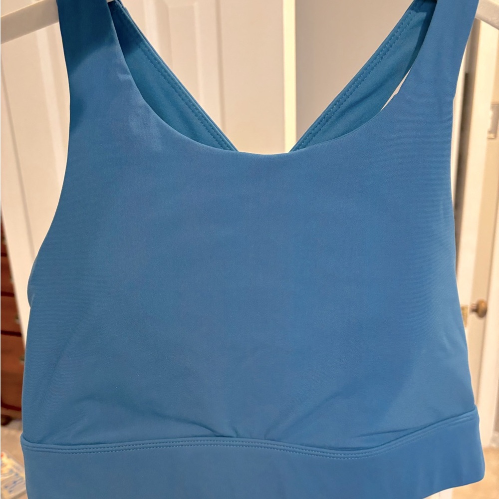 Fabletics “no bounce sports bra” in blue size M/8